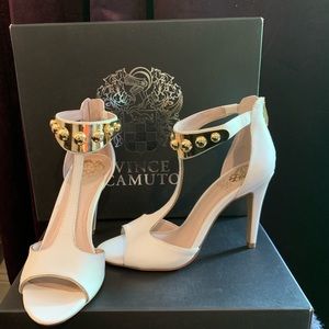 Vince Camuto white/gold NEW in box